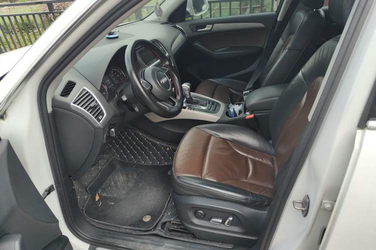 Used Audi Q5 2017 40 TFSI Ambition Edition Left Front Seat