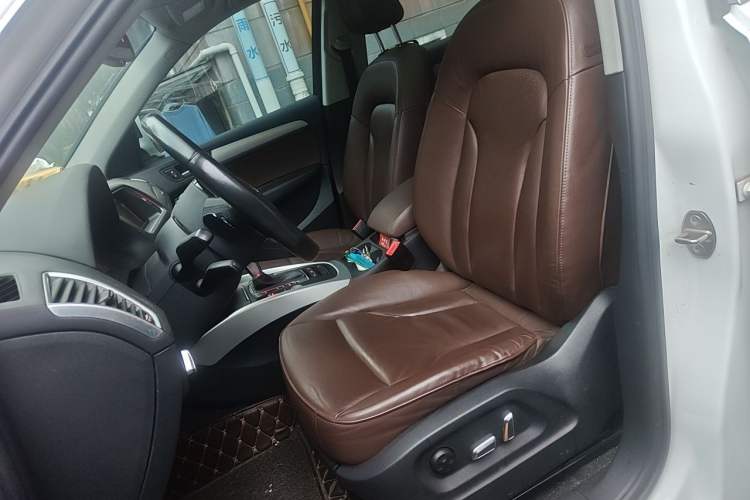 Used Audi Q5 2017 40 TFSI Technology Edition Left Front Seat