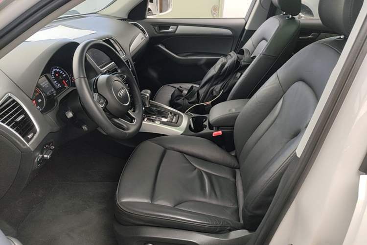 Used Audi Q5 2017 40 TFSI Technology Edition Left Front Seat