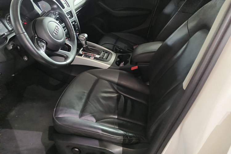 Used Audi Q5 2017 40 TFSI Technology Edition Left Front Seat