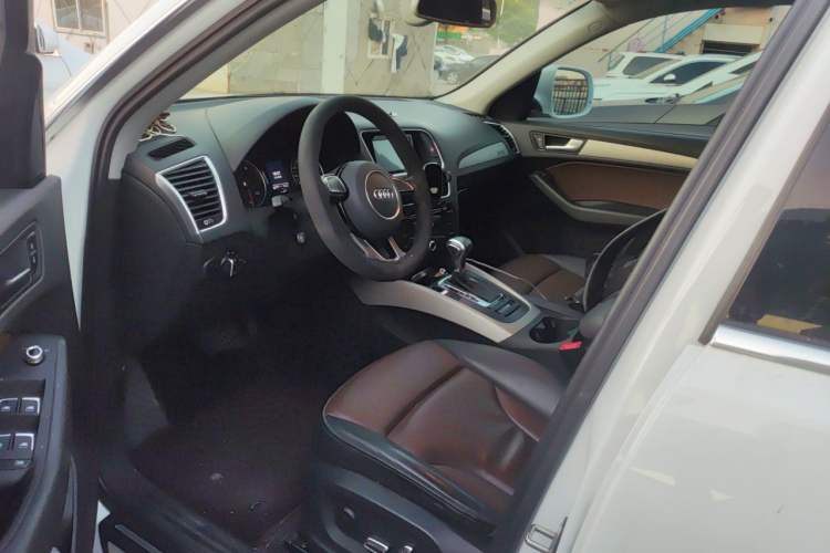 Used Audi Q5 2017 40 TFSI Ambition Edition Left Front Seat