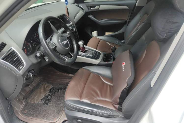 Used Audi Q5 2017 Plus 40 TFSI Ambition Model Left Front Seat