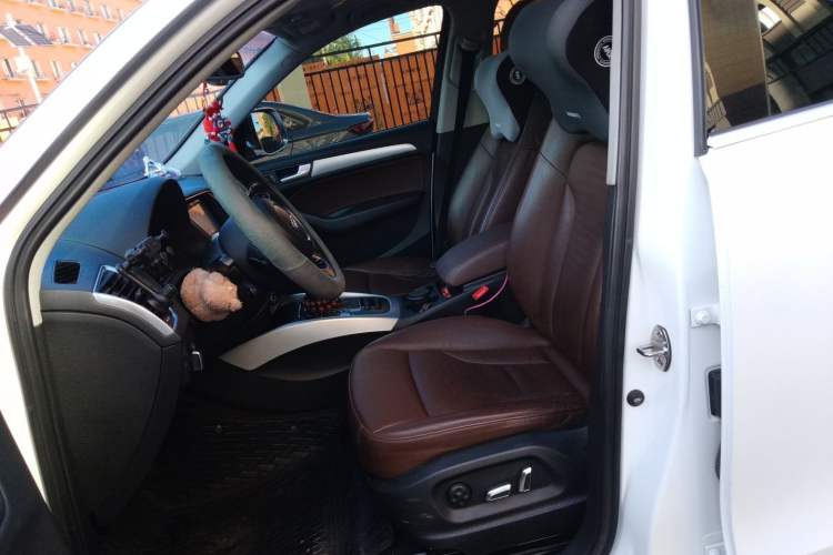 Used Audi Q5 2017 40 TFSI Technology Edition Left Front Seat