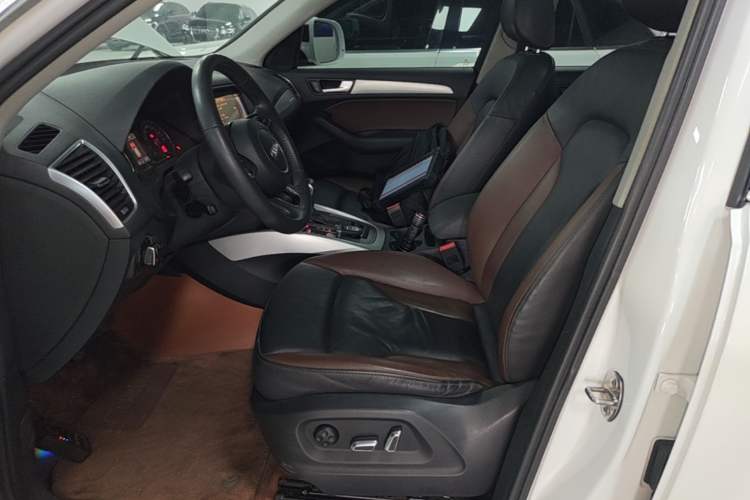 Used Audi Q5 2017 40 TFSI Technology Edition Left Front Seat