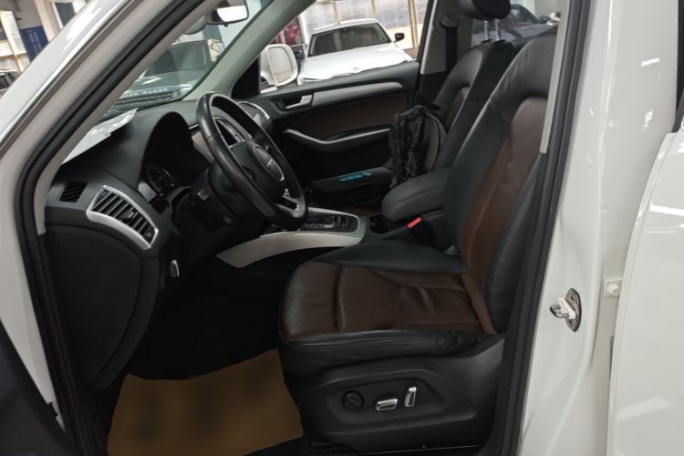 Used Audi Q5 2017 40 TFSI Ambition Edition Left Front Seat