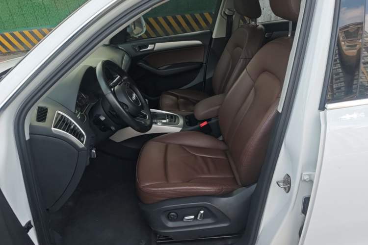 Used Audi Q5 2017 40 TFSI Technology Edition Left Front Seat