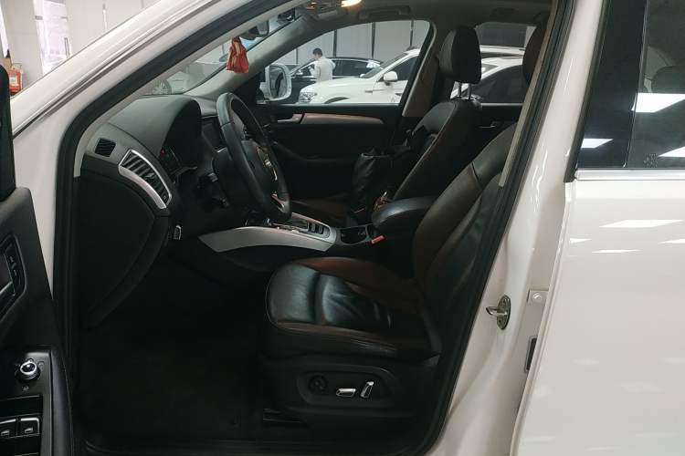 Used Audi Q5 2017 Plus 40 TFSI Technology Model Left Front Seat