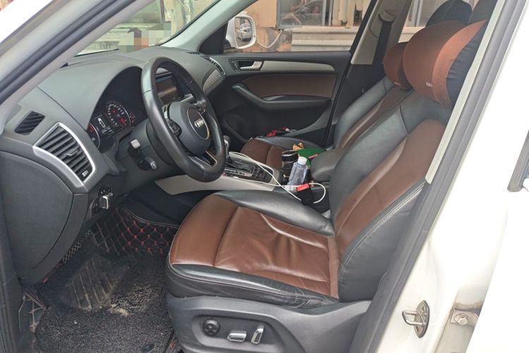 Used Audi Q5 2017 Plus 40 TFSI Ambition Model Left Front Seat