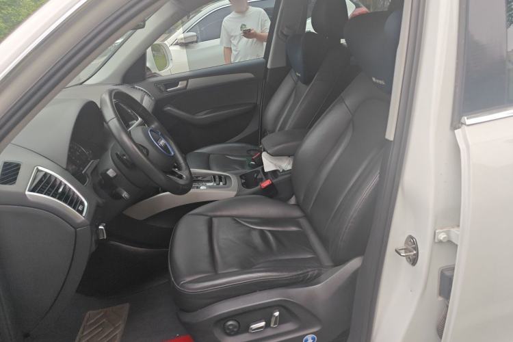 Used Audi Q5 2017 Plus 40 TFSI Ambition Model Left Front Seat