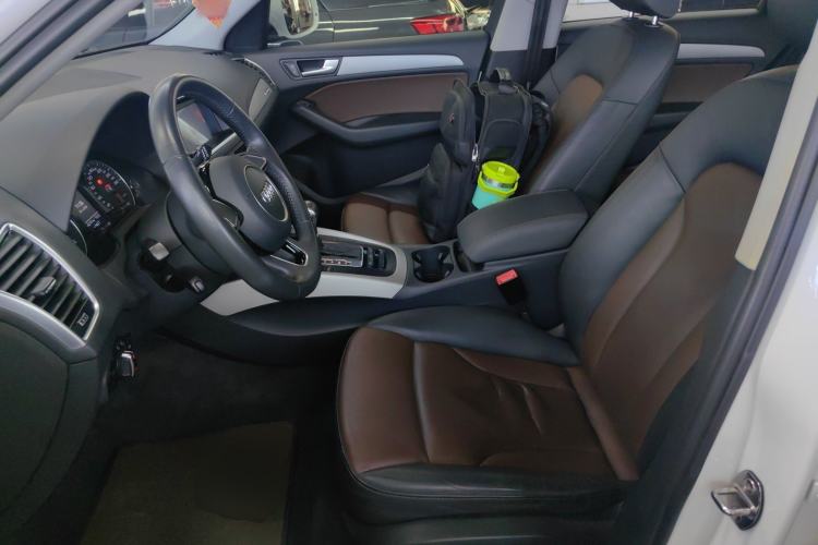 Used Audi Q5 2017 Plus 40 TFSI Ambition Model Left Front Seat