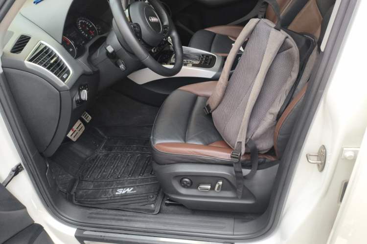 Used Audi Q5 2017 Plus 40 TFSI Technology Model Left Front Seat