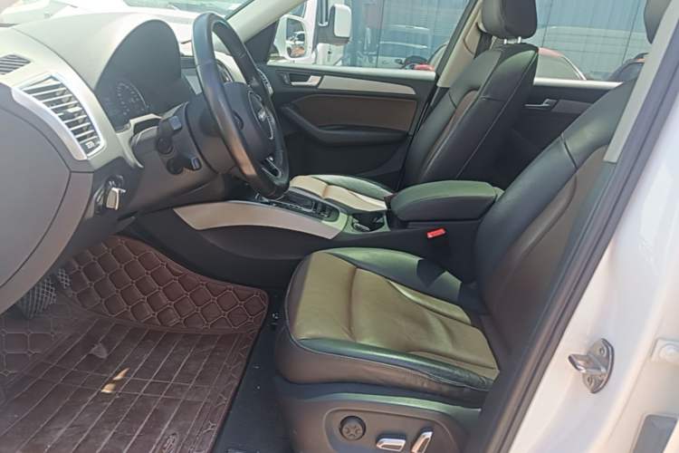 Used Audi Q5 2017 40 TFSI Ambition Edition Left Front Seat