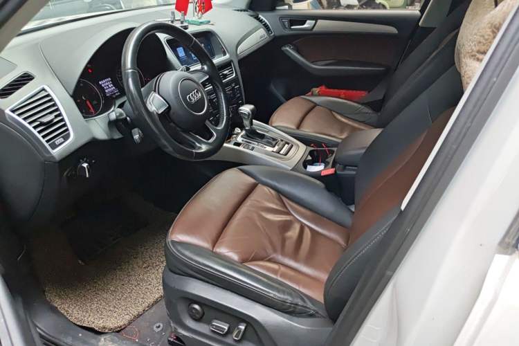 Used Audi Q5 2017 40 TFSI Ambition Edition Left Front Seat