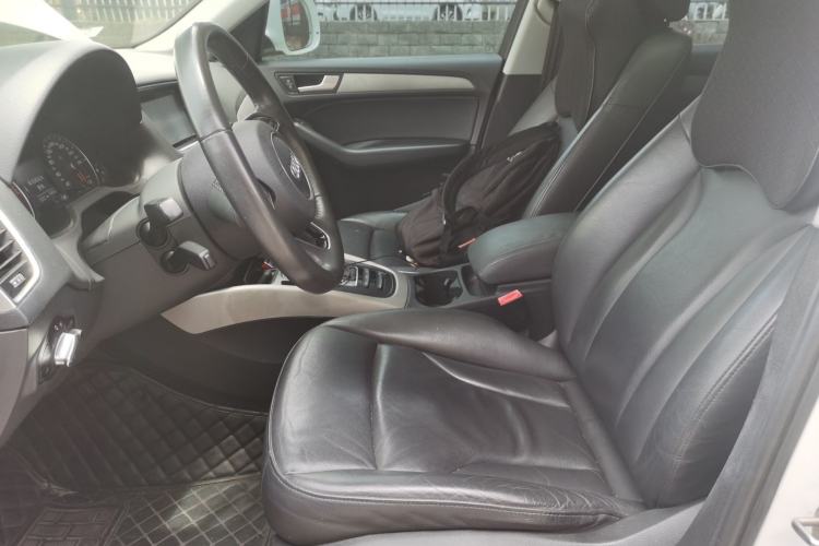 Used Audi Q5 2017 Plus 40 TFSI Ambition Model Left Front Seat