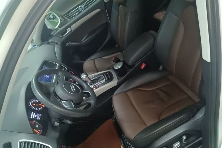 Used Audi Q5 2017 Plus 40 TFSI Ambition Model Left Front Seat