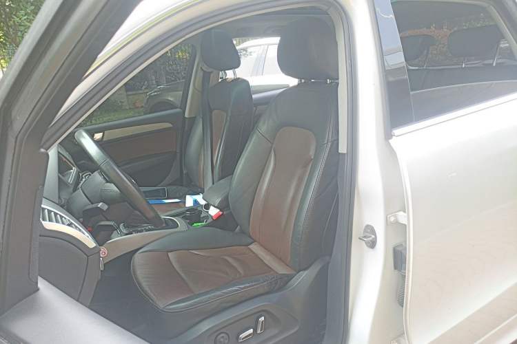 Used Audi Q5 2017 Plus 40 TFSI Ambition Model Left Front Seat