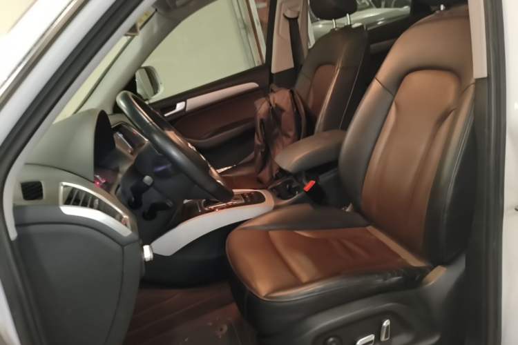Used Audi Q5 2017 40 TFSI Ambition Edition Left Front Seat