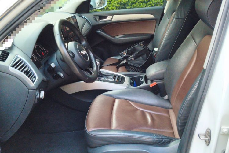 Used Audi Q5 2017 Plus 40 TFSI Ambition Model Left Front Seat