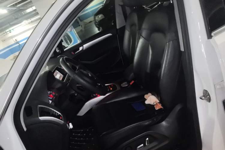 Used Audi Q5 2017 40 TFSI Technology Edition Left Front Seat