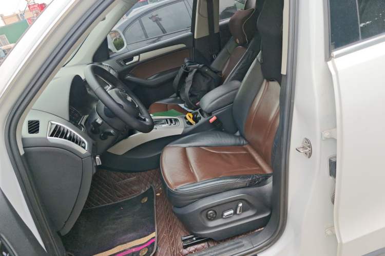 Used Audi Q5 2017 40 TFSI Ambition Edition Left Front Seat