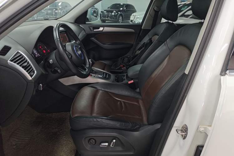 Used Audi Q5 2017 40 TFSI Ambition Edition Left Front Seat