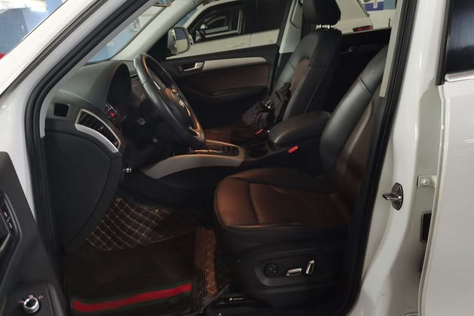 Used Audi Q5 2017 Plus 40 TFSI Ambition Model Left Front Seat