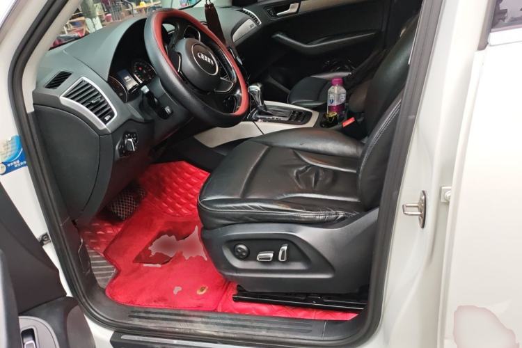 Used Audi Q5 2017 Plus 40 TFSI Ambition Model Left Front Seat