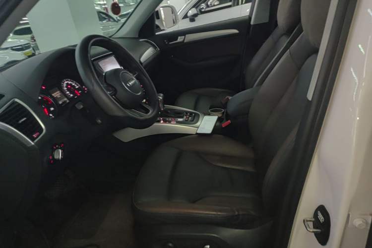 Used Audi Q5 2017 Plus 40 TFSI Technology Model Left Front Seat
