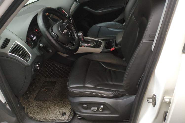 Used Audi Q5 2017 40 TFSI Ambition Edition Left Front Seat