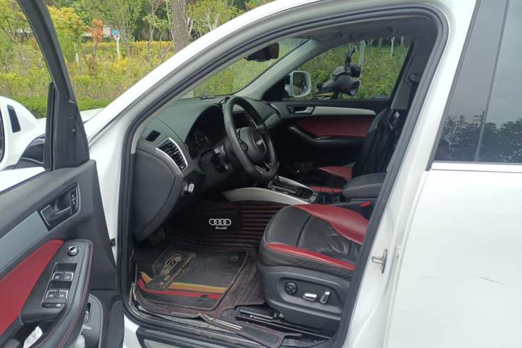 Used Audi Q5 2017 Plus 40 TFSI Technology Model Left Front Seat