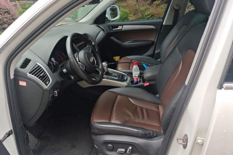 Used Audi Q5 2017 Plus 40 TFSI Ambition Model Left Front Seat