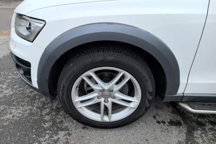 Used Audi Q5 2017 Plus 40 TFSI Technology Model Left Front Wheel Hub