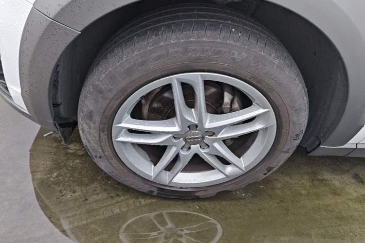 Used Audi Q5 2017 Plus 40 TFSI Technology Model Left Front Wheel Hub