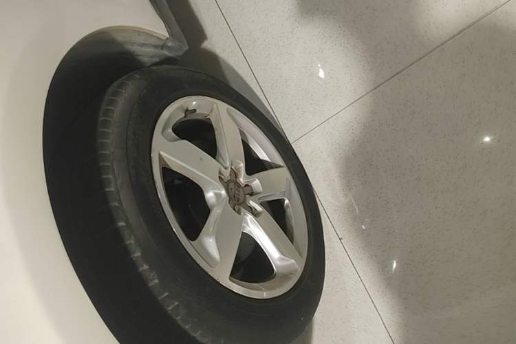 Used Audi Q5 2017 40 TFSI Ambition Edition Left Front Wheel Hub