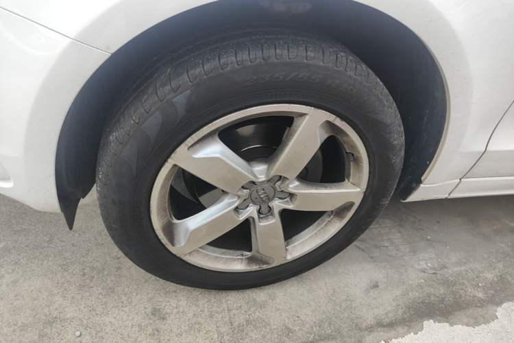 Used Audi Q5 2017 Plus 40 TFSI Ambition Model Left Front Wheel Hub