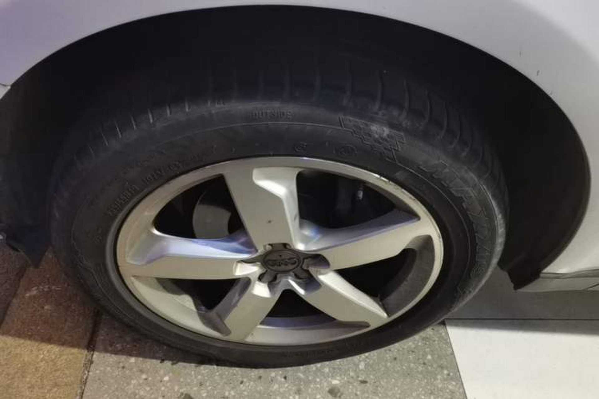 Used Audi Q5 2017 40 TFSI Ambition Edition Left Front Wheel Hub