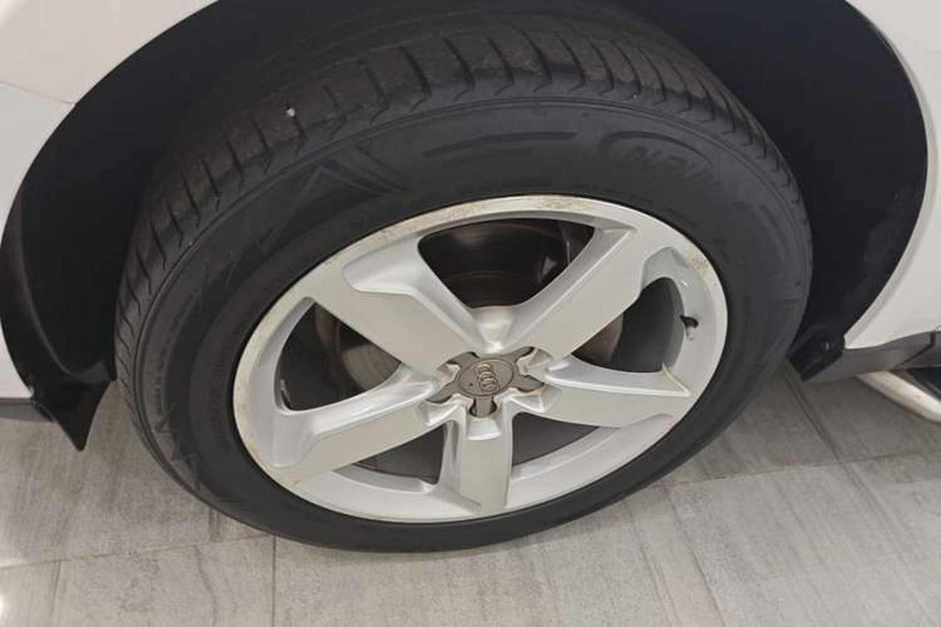 Used Audi Q5 2017 40 TFSI Ambition Edition Left Front Wheel Hub