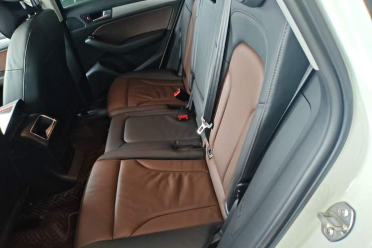 Used Audi Q5 2017 40 TFSI Ambition Edition Left Rear Seat
