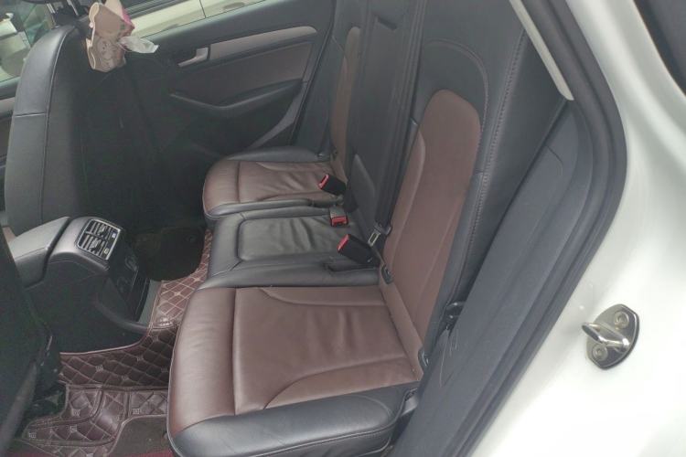 Used Audi Q5 2017 Plus 40 TFSI Ambition Model Left Rear Seat