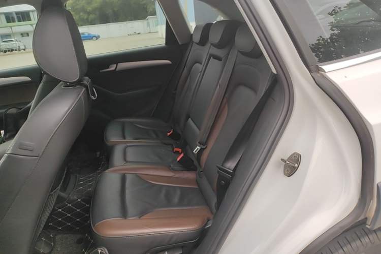 Used Audi Q5 2017 Plus 40 TFSI Technology Model Left Rear Seat