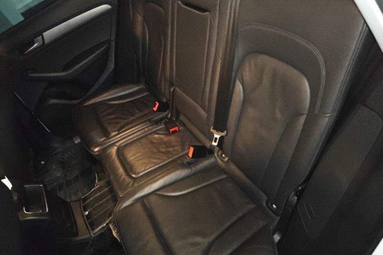 Used Audi Q5 2017 Plus 40 TFSI Ambition Model Left Rear Seat