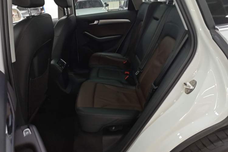 Used Audi Q5 2017 40 TFSI Ambition Edition Left Rear Seat