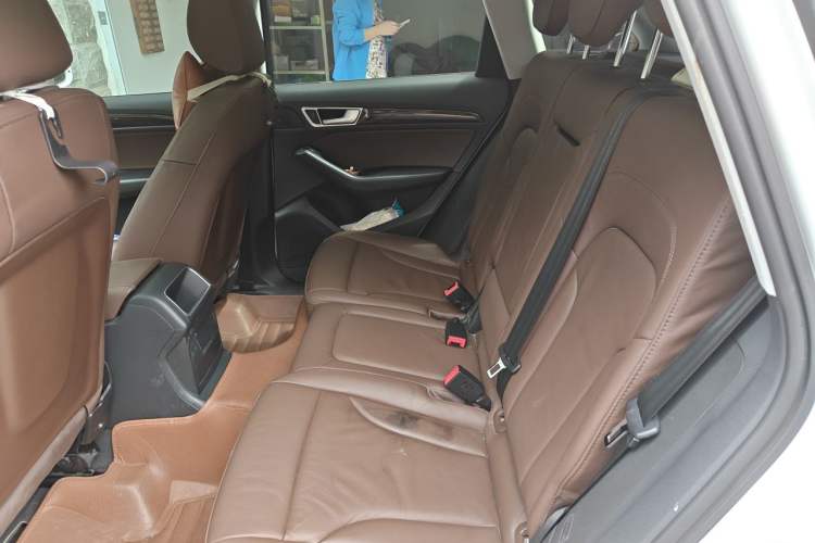 Used Audi Q5 2017 Plus 40 TFSI Ambition Model Left Rear Seat