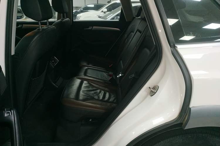 Used Audi Q5 2017 Plus 40 TFSI Technology Model Left Rear Seat