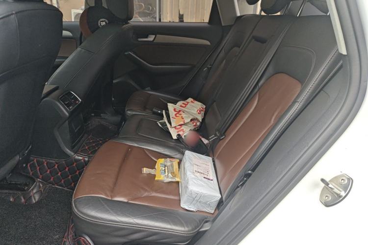 Used Audi Q5 2017 Plus 40 TFSI Ambition Model Left Rear Seat