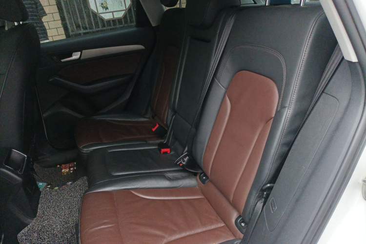Used Audi Q5 2017 40 TFSI Ambition Edition Left Rear Seat
