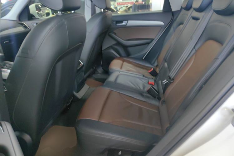 Used Audi Q5 2017 Plus 40 TFSI Ambition Model Left Rear Seat