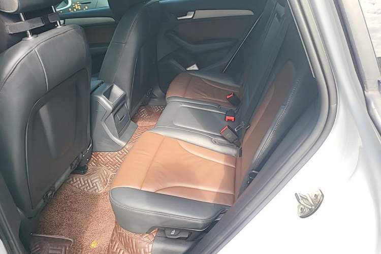 Used Audi Q5 2017 40 TFSI Ambition Edition Left Rear Seat