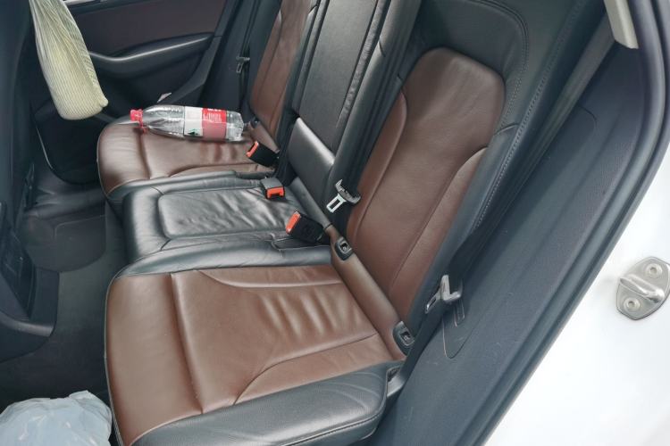 Used Audi Q5 2017 Plus 40 TFSI Ambition Model Left Rear Seat