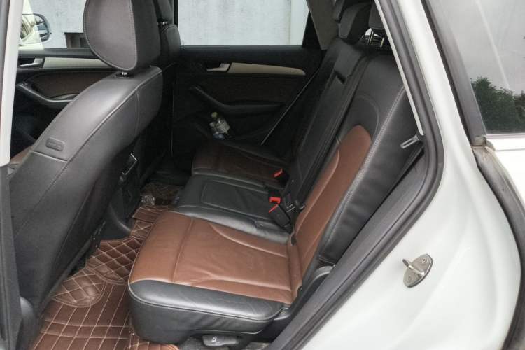 Used Audi Q5 2017 40 TFSI Ambition Edition Left Rear Seat